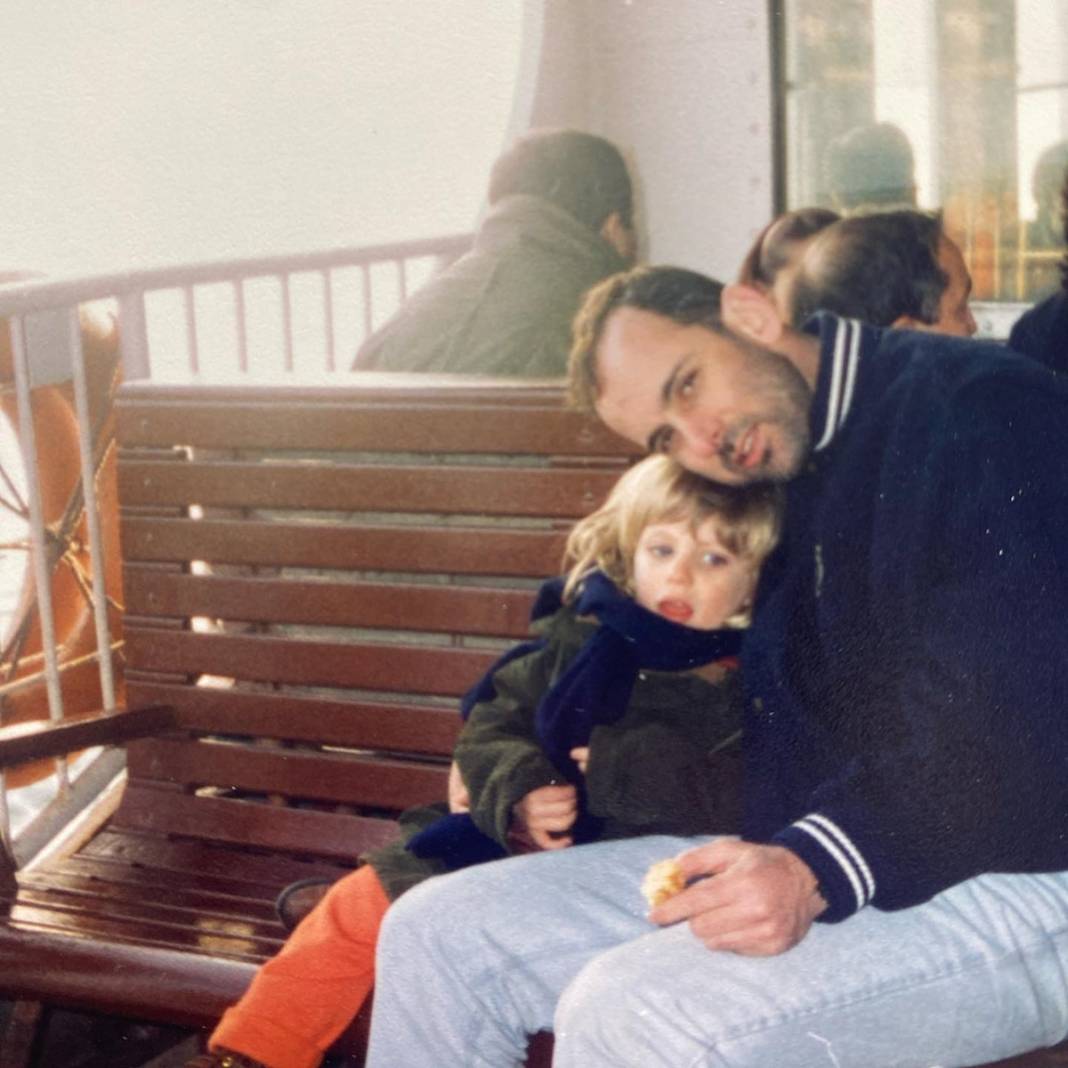 Bige Önal, rahmetli babasına yazdığı mesajla herkesi ağlattı! Kalbimde boşluk oluştu... 5